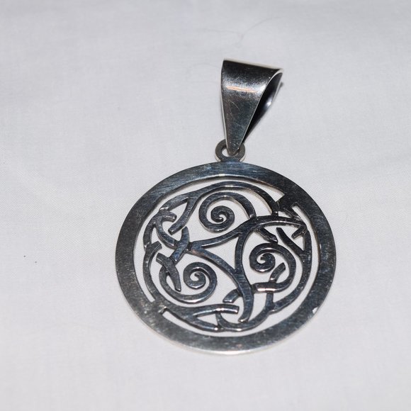 Silpada Celtic Inspired Pendant - Picture 4 of 4